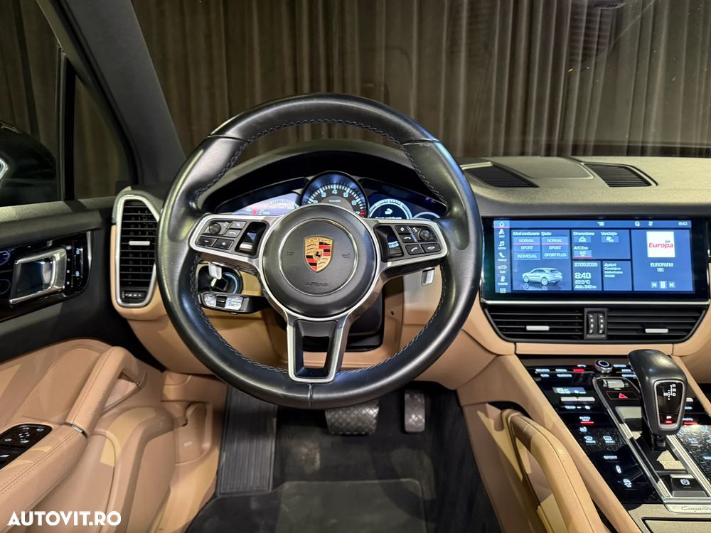 Porsche Cayenne - 18