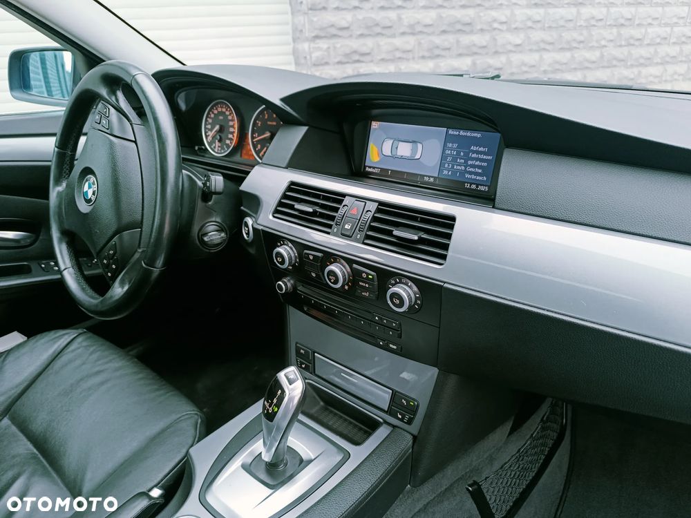 BMW Seria 5 525i - 30