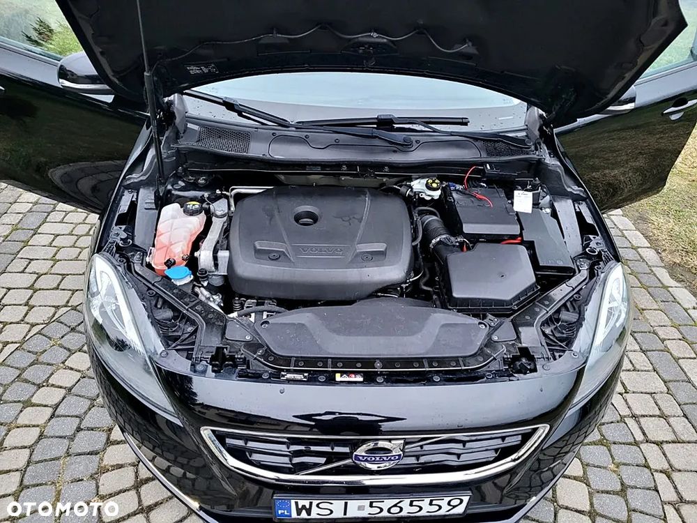 Volvo V40 T2 Momentum - 39