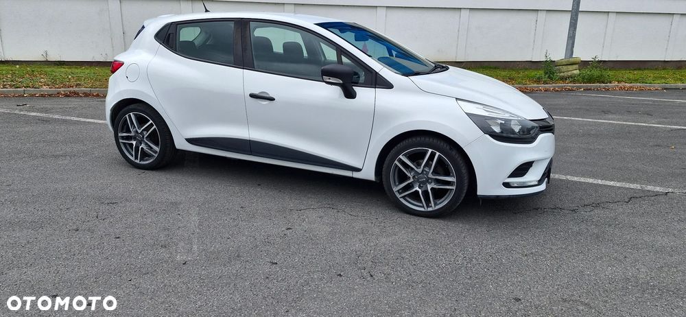 Renault Clio - 13