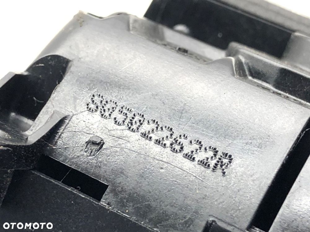 ZAMEK DRZWI PRAWY PRZÓD  RENAULT MASTER III Skrzynia (FV) 2010 - 2022 2.3 dCi 165 FWD (FV0P, FV0U, - 4