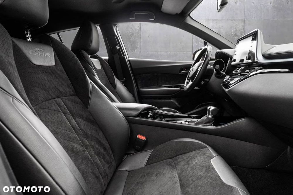 Toyota C-HR Lounge - 10