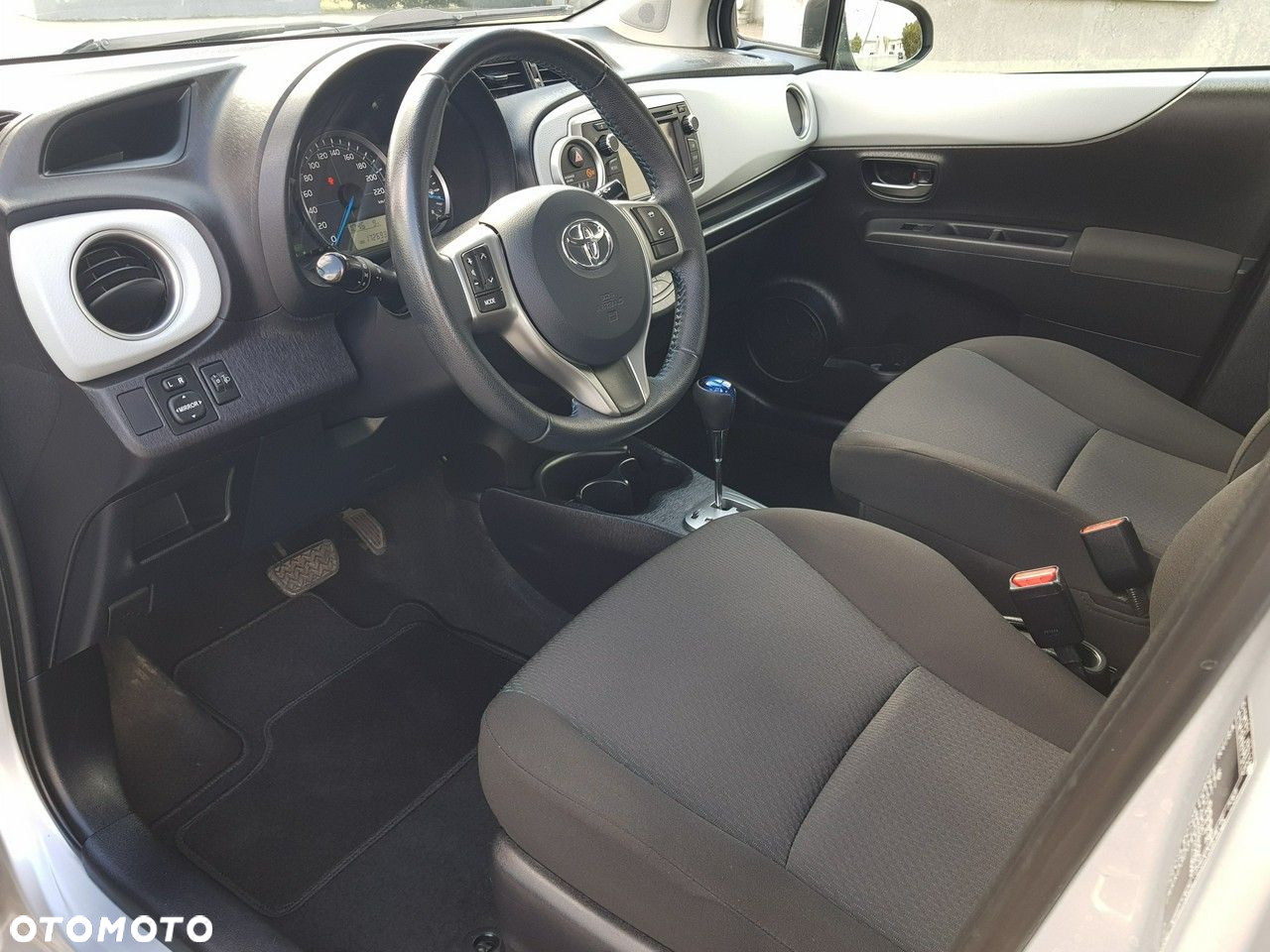 Toyota Yaris - 10