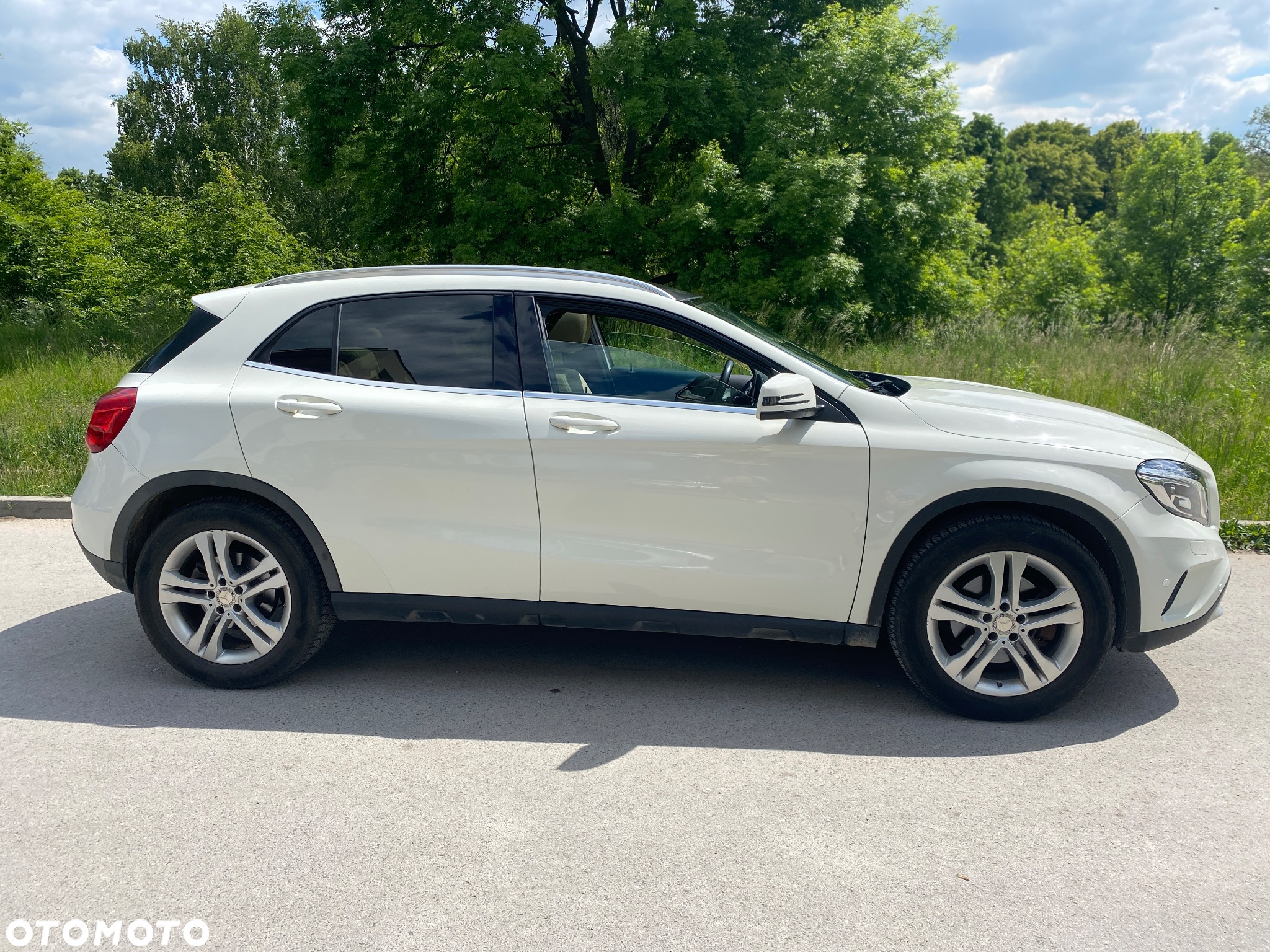 Mercedes-Benz GLA 250 4Matic 7G-DCT - 5