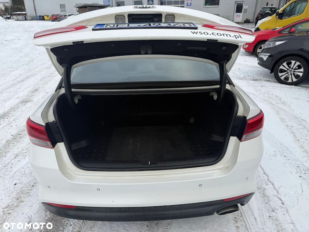 Kia Optima 2.0 M - 7