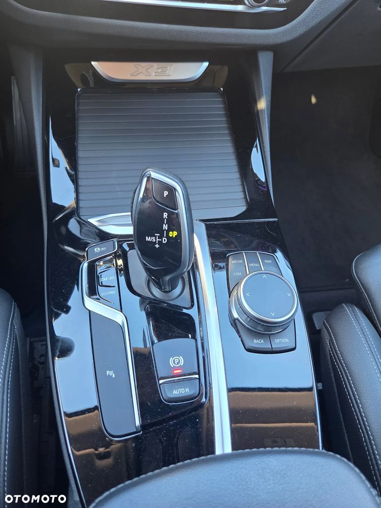 BMW X3 sDrive18d xLine - 24