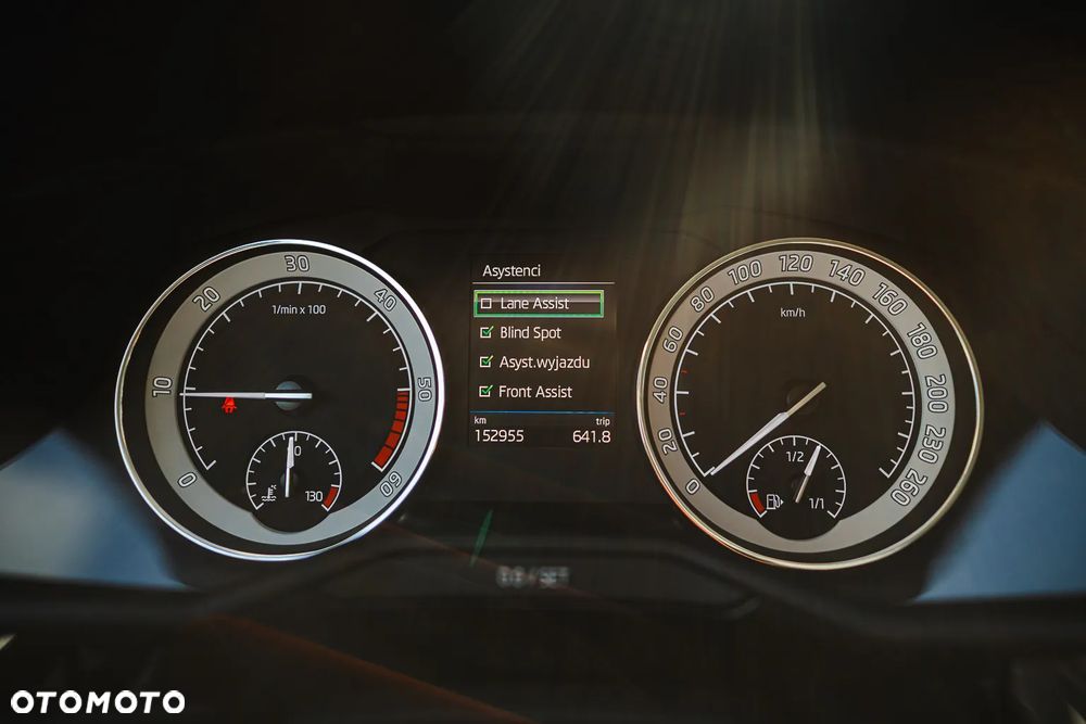 Skoda Superb 2.0 TDI 4x4 L&K - 26