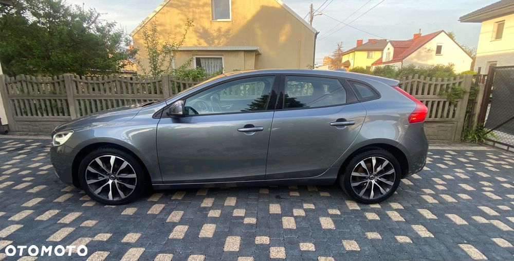 Volvo V40 D2 Momentum - 4