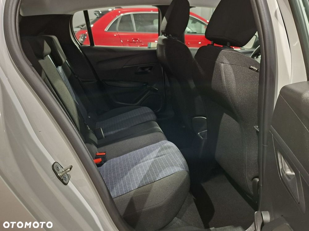 Peugeot 208 - 13