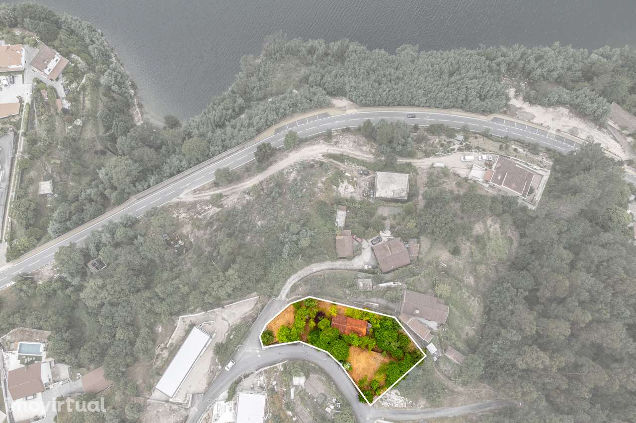 Moradia Independente para Restauro em Admeus, Gerês - Grande imagem: 4/24