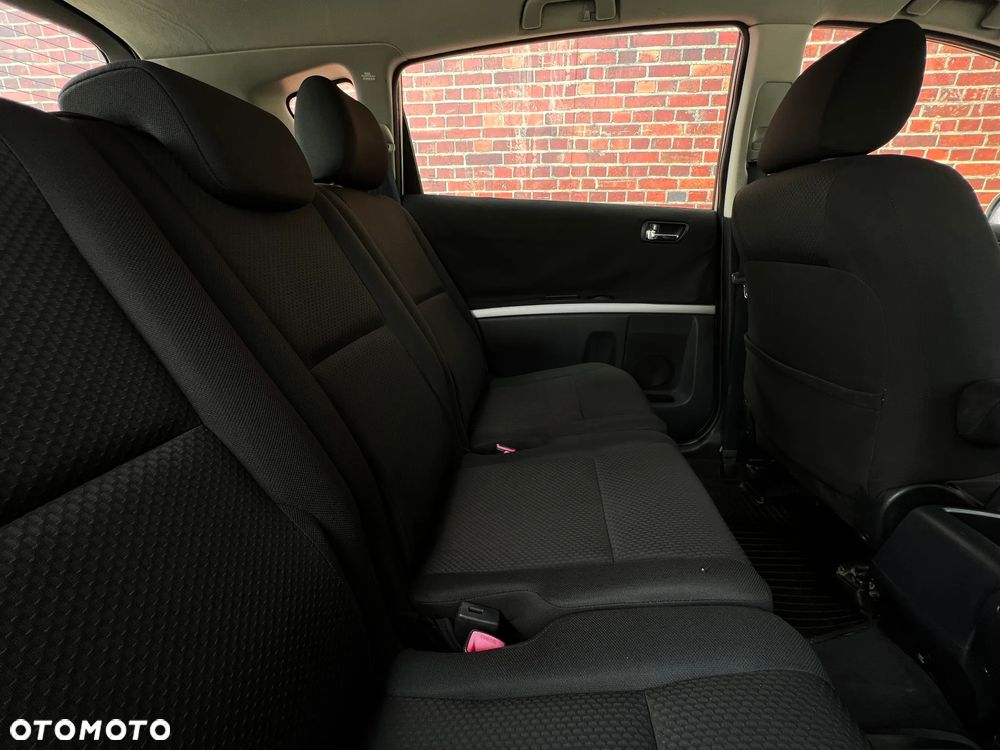 Toyota Corolla Verso - 19