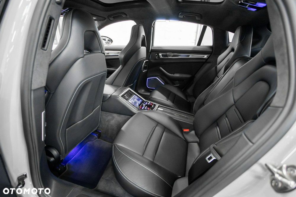 Porsche Panamera Turbo - 20