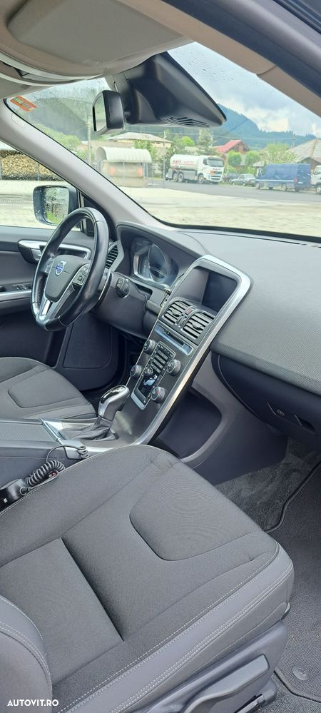 Volvo XC 60 D4AWD Momentum - 7