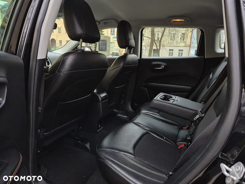 Jeep Compass - 10