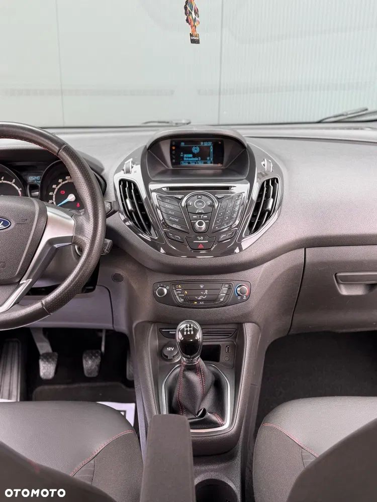 Ford Tourneo Courier 1.0 EcoBoost S&S Titanium - 9