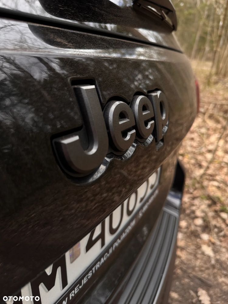 Jeep Grand Cherokee - 22