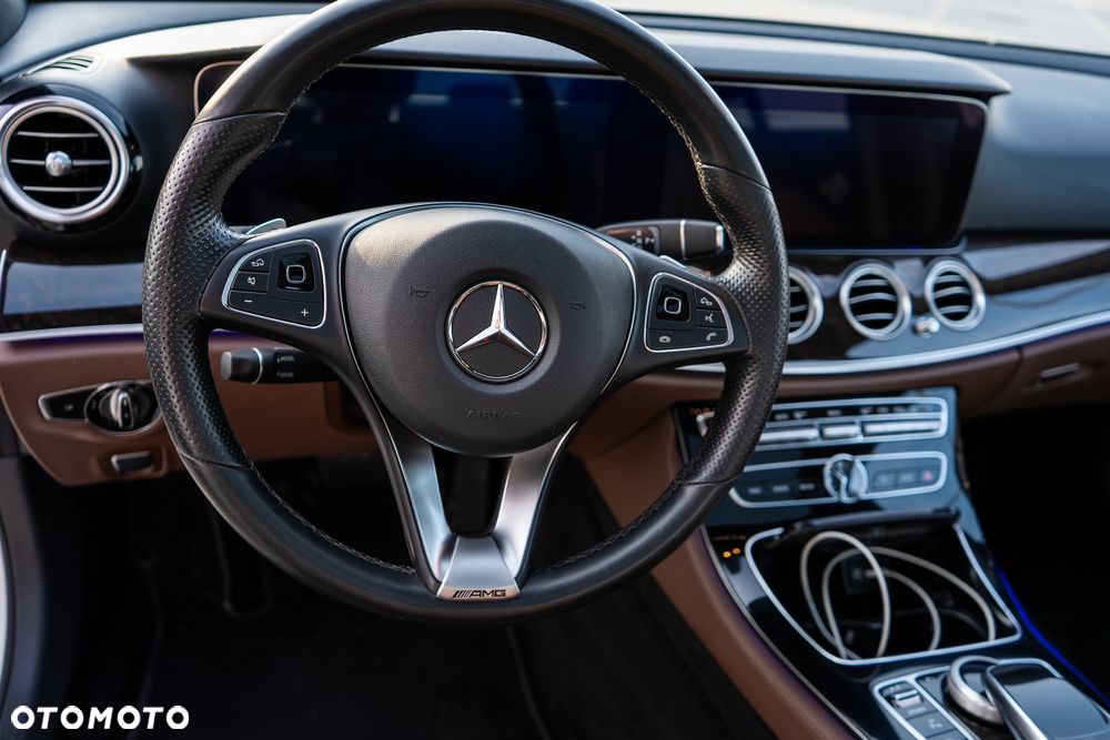 Mercedes-Benz Klasa E - 26