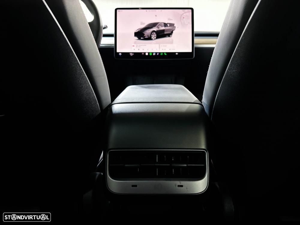 Tesla Model Y Long Range Dual Motor AWD - 26