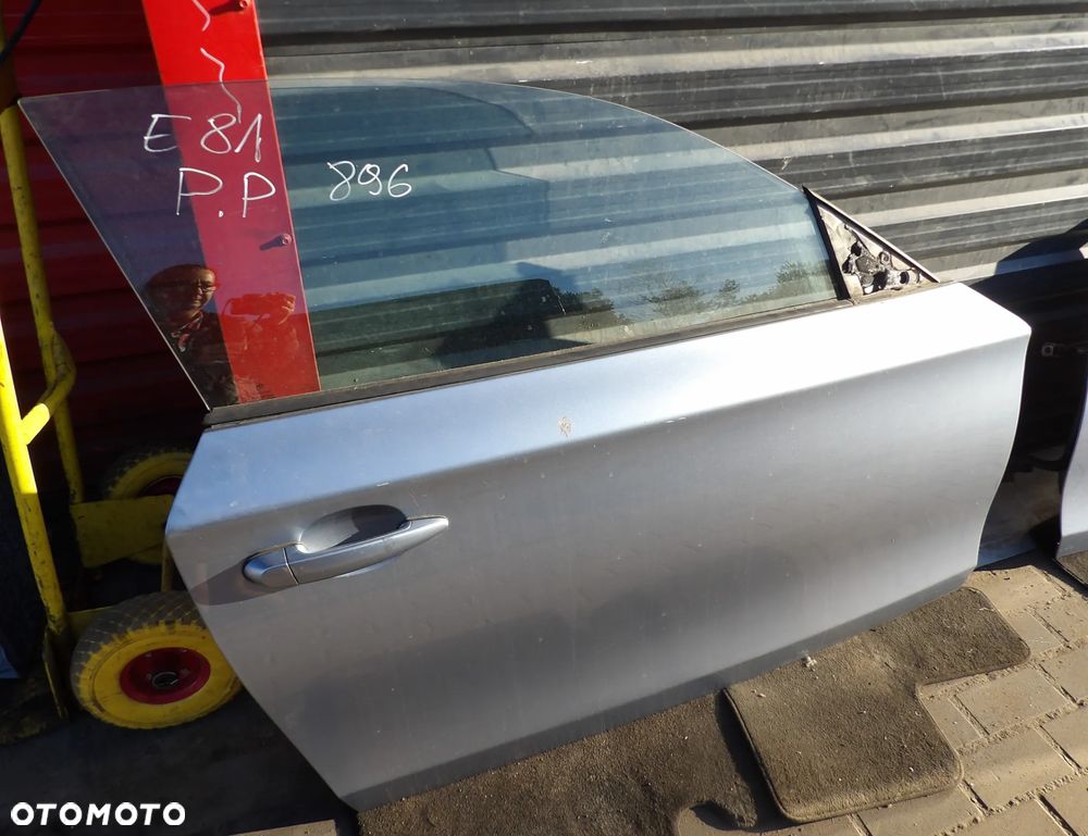 BMW - E81 - KOLOR 896 - DRZWI PRAWY PRZÓD - EUROPA - 1