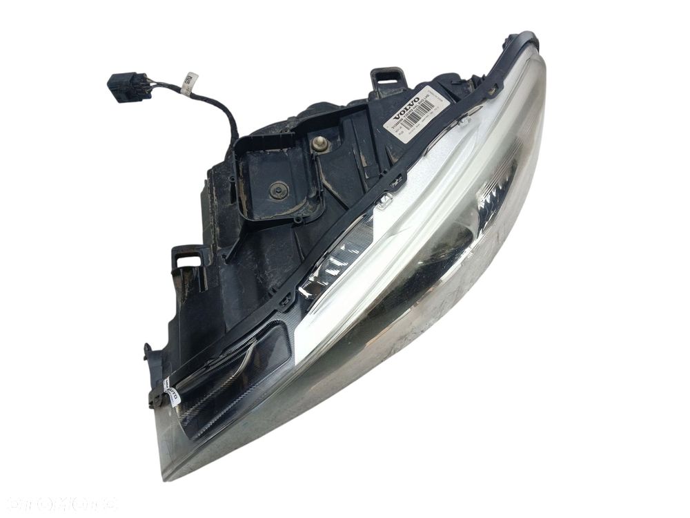 LAMPA LEWY PRZÓD VOLVO V60 I LIFT (2013-2018) 2.0 D3 136KM 31358099 - 4