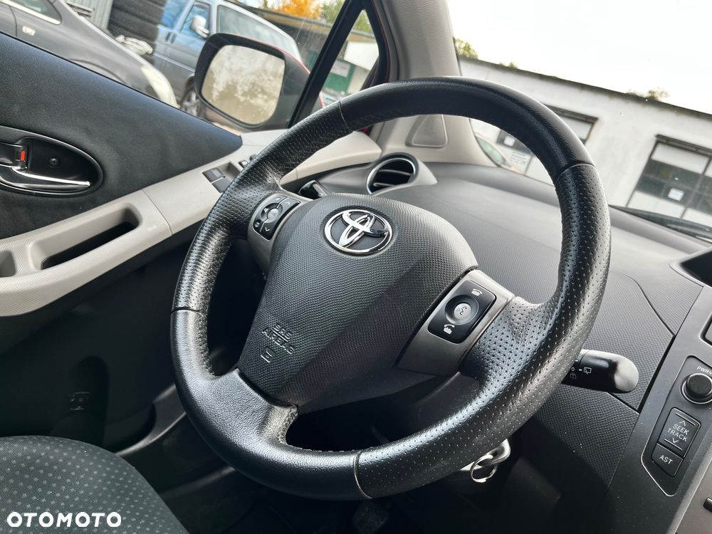 Toyota Yaris 1.33 VVT-i Executive - 21