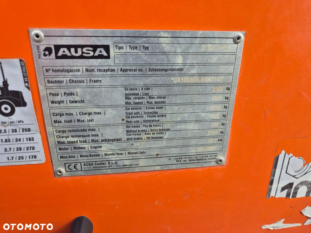 Ausa D 301 AHG - 11