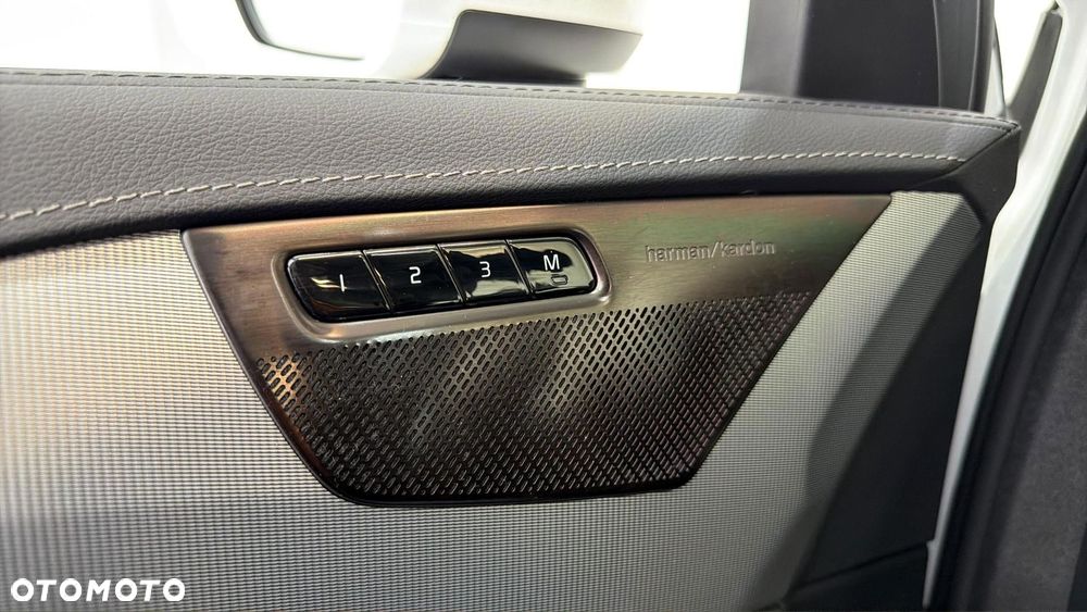 Volvo XC 90 T8 AWD Plug-In Hybrid Plus Bright 7os - 33