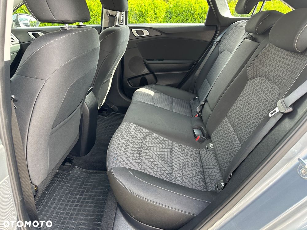 Kia Ceed 1.6 CRDi SCR M - 9