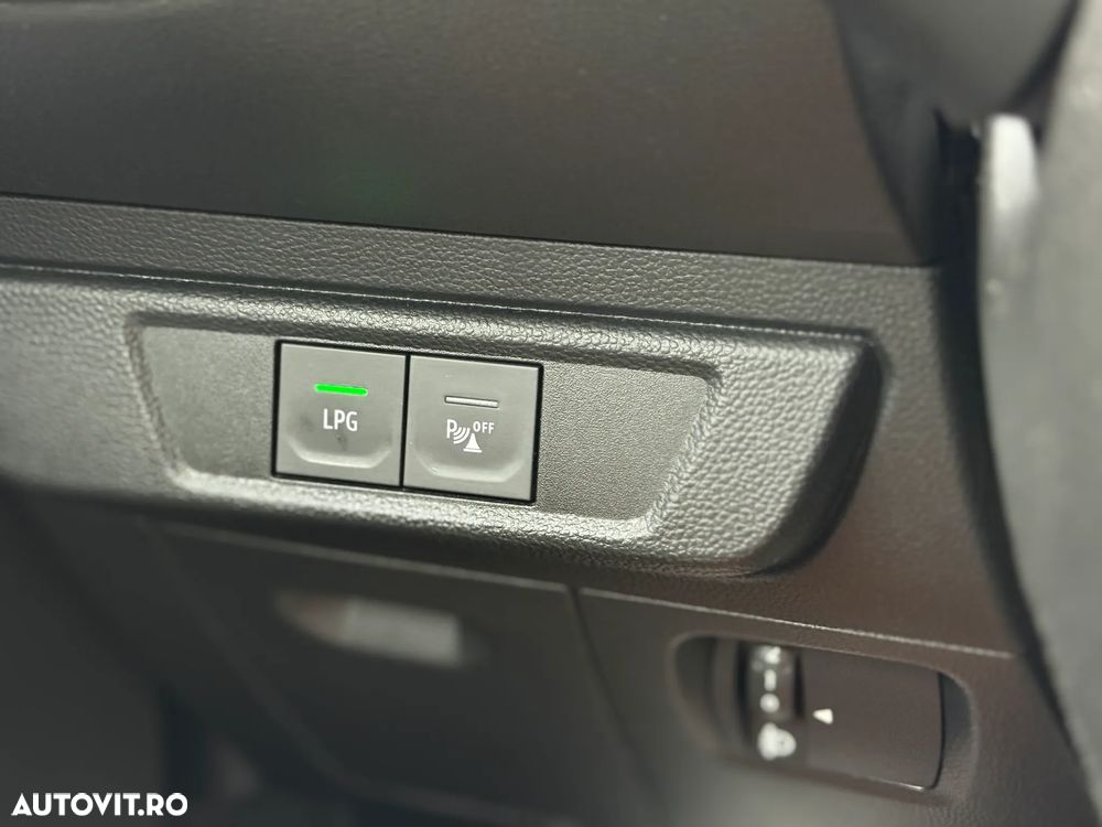 Dacia Logan TCe 90 MT6 Comfort - 10