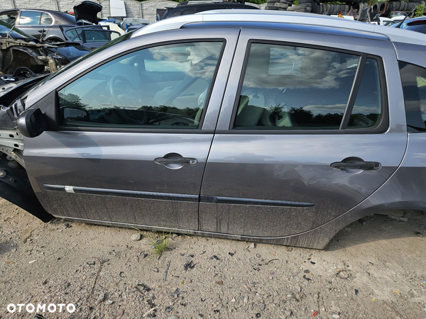 Renault Clio III kombi TEKNG drzwi lewe przód tył