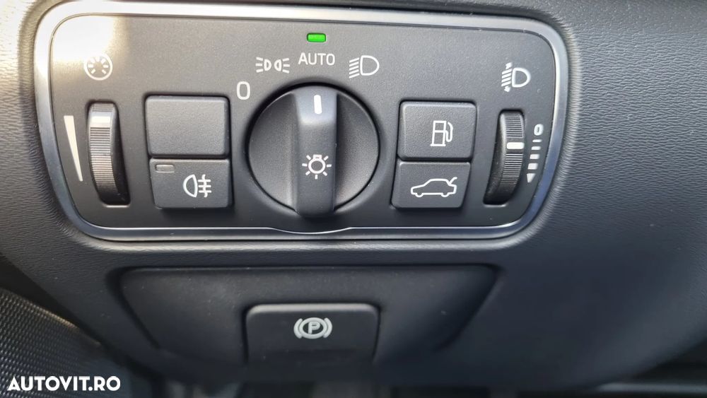Volvo XC 60 D4 AWD Momentum - 7