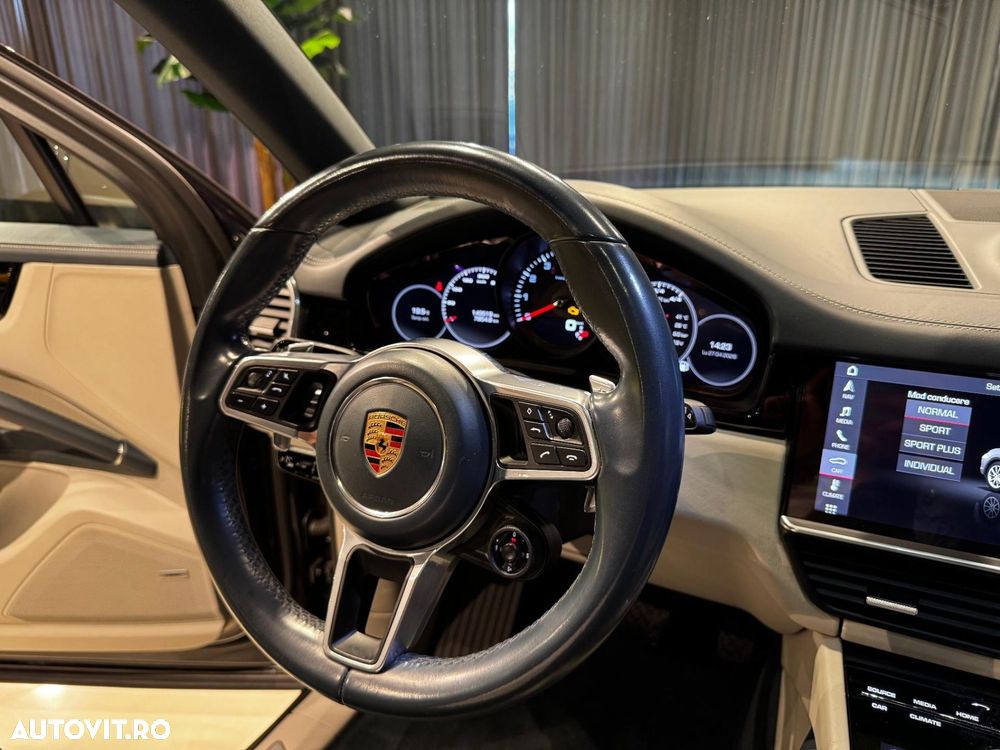 Porsche Cayenne Standard - 35