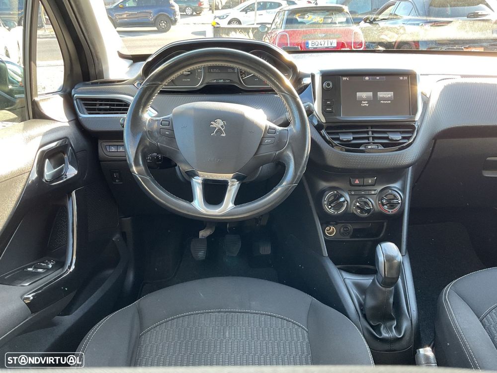 Peugeot 208 1.2 PureTech Style - 25