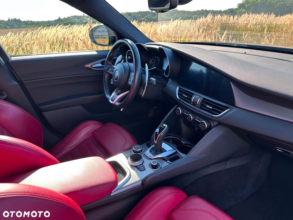 Alfa Romeo Giulia 2.0 Turbo 16V AT8 Veloce - 20