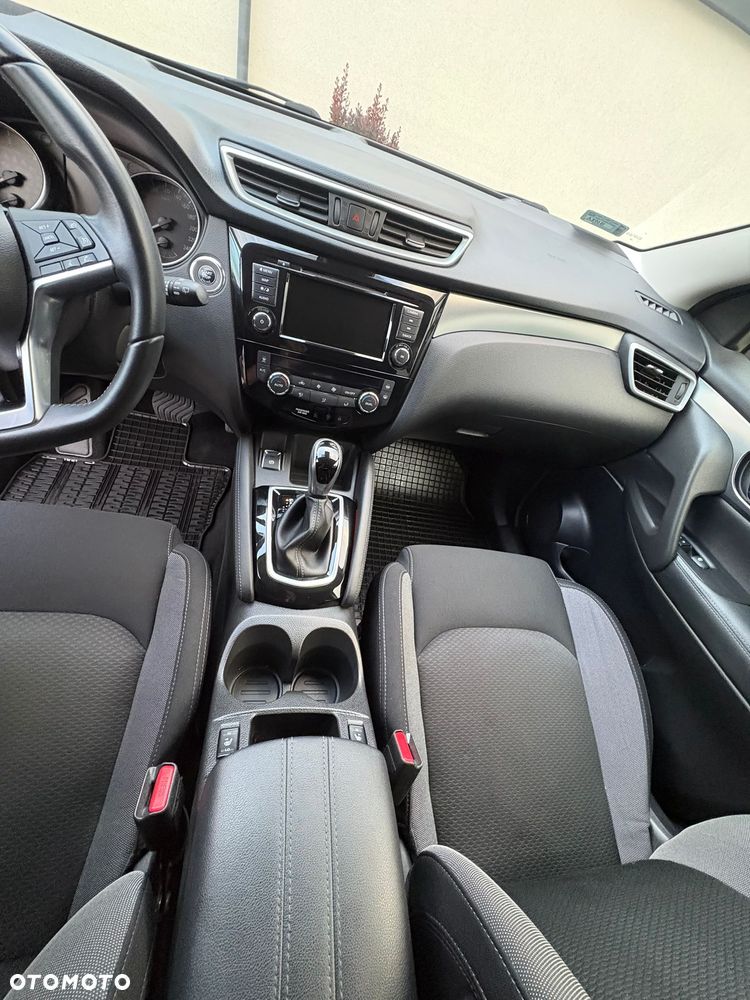 Nissan Qashqai 1.7 dCi 4x4 Tekna Xtronic - 9
