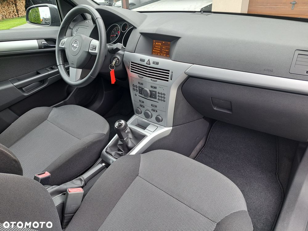 Opel Astra 1.6 Design Edition - 11