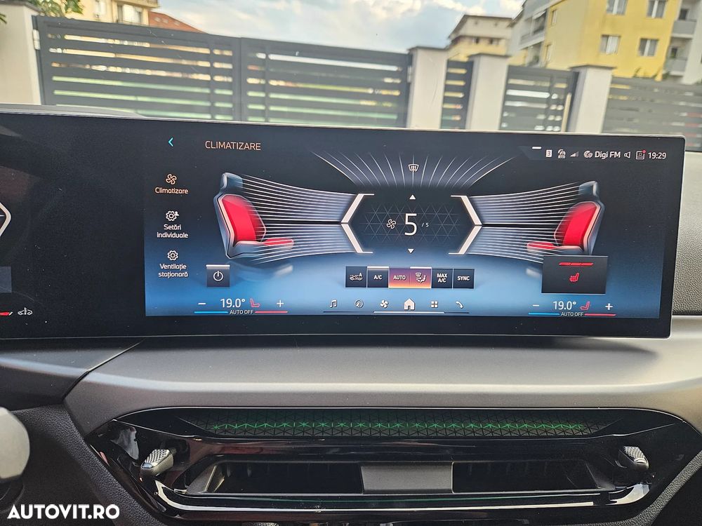 BMW Seria 3 318i AT - 26