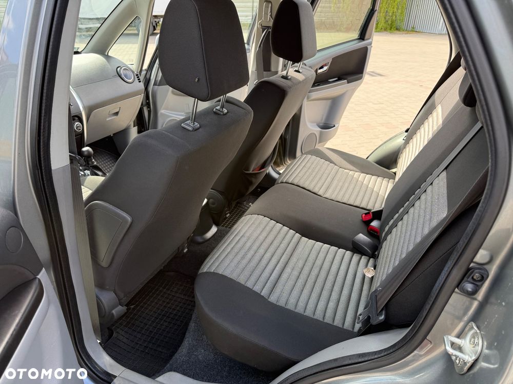 Suzuki SX4 1.6 Comfort Plus 4WD - 4