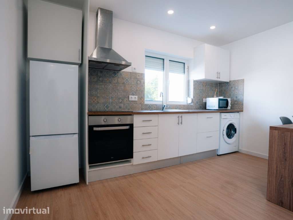 Moradia T2 Totalmente Remodelada e Mobilada com Logradouro | Tomar - Grande imagem: 4/26