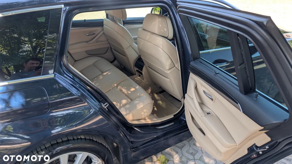 BMW Seria 5 530d xDrive - 13