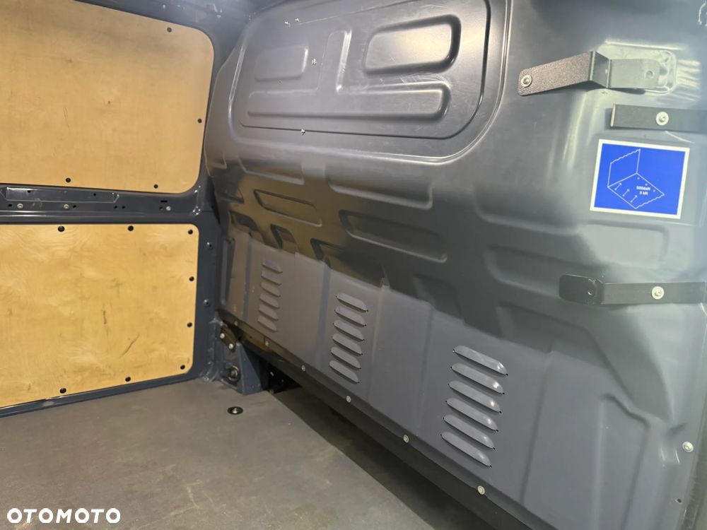 Mercedes-Benz VITO - 28