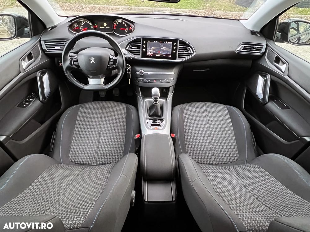 Peugeot 308 PureTech 110 Stop & Start Style - 4