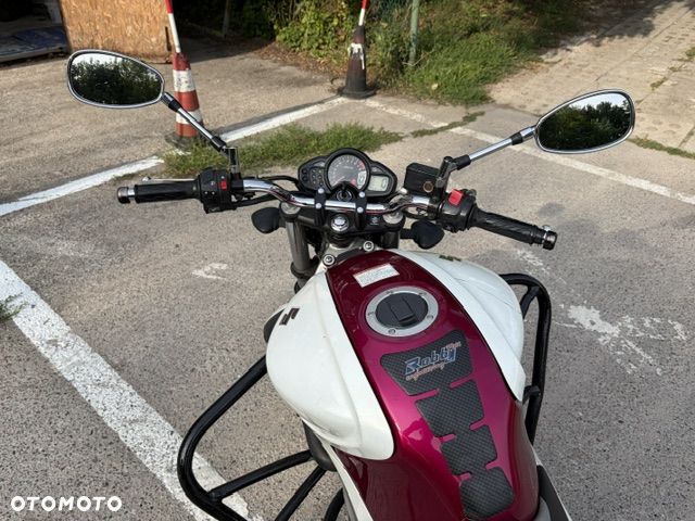 Suzuki Gladius - 7