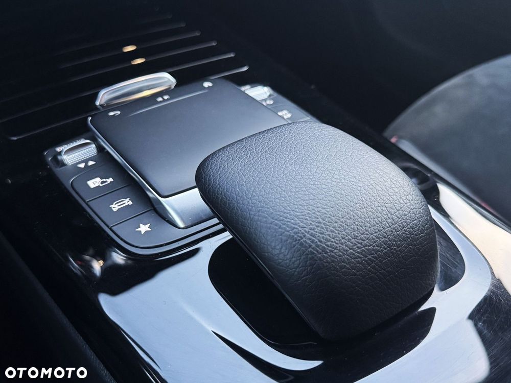 Mercedes-Benz CLA - 21