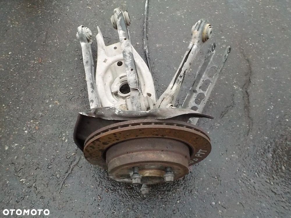 zwrotnica wahacz prawy tył bmw e91 2,0 D - 1