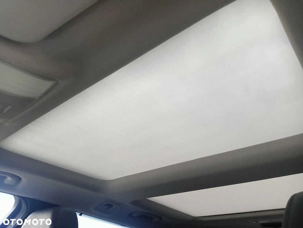 Mercedes-Benz Klasa E 200 BlueEFFICIENCY 7G-TRONIC Elegance - 33
