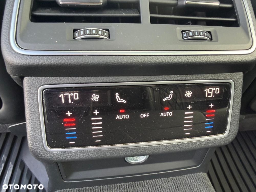 Audi A6 Avant 55 TFSI e quattro S tronic S line - 29
