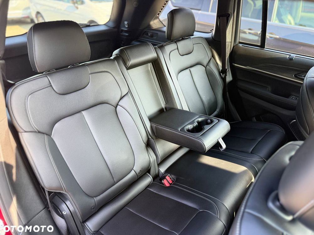 Jeep Grand Cherokee - 28