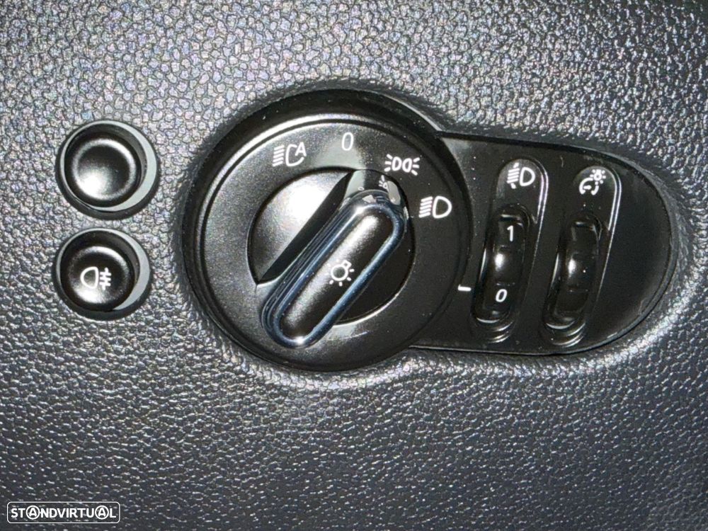 MINI 3 Portas One - 21