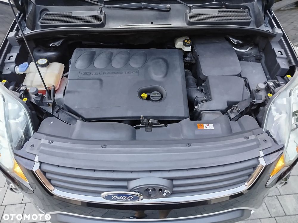 Ford Kuga 2.0 TDCi 4x4 Titanium - 36